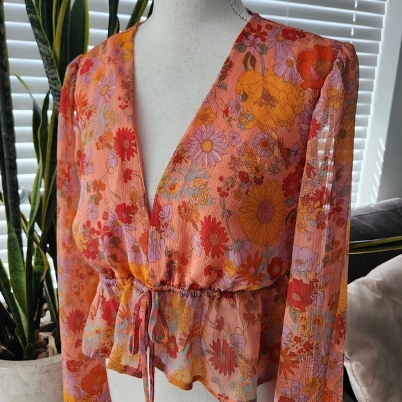 Wild Fable Bell Sleeve. Boho Floral Tie Front Top Size Medium. New without tags. - Picture 2 of 7